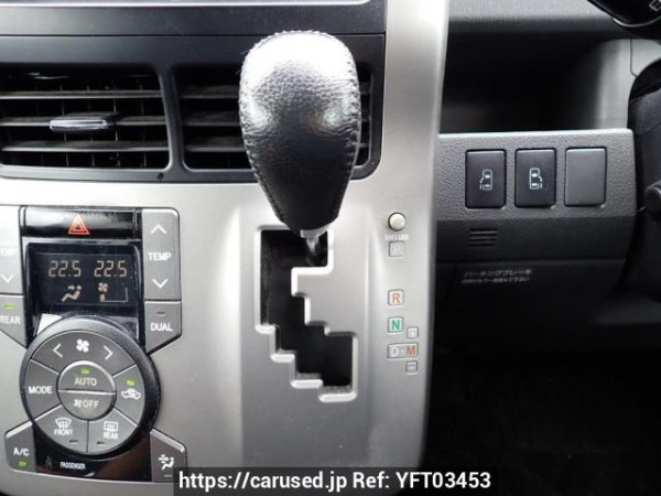 Used 2007 AT toyota noah ZRR70W Image[24]