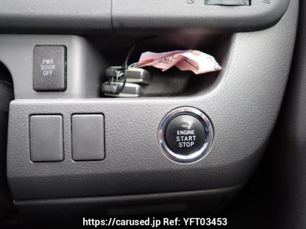 Used 2007 AT toyota noah ZRR70W Image[27]