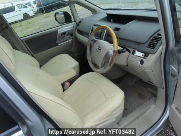 Used 2009 AT toyota noah ZRR70W Image[13]