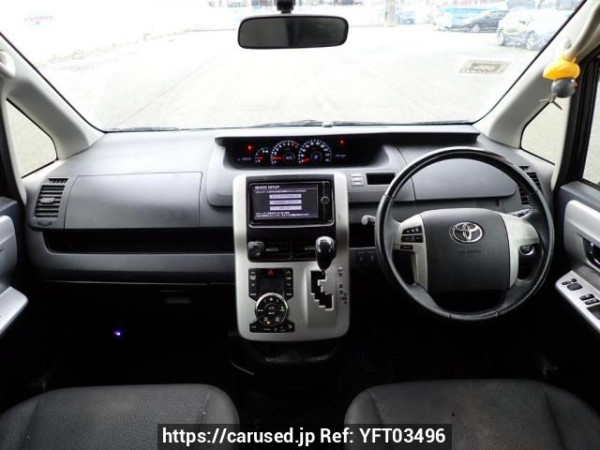 Used 2013 AT toyota noah ZRR70G Image[18]