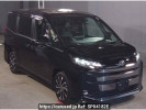 Toyota Noah MZRA90W