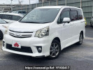 Toyota Noah DBA-ZRR70W