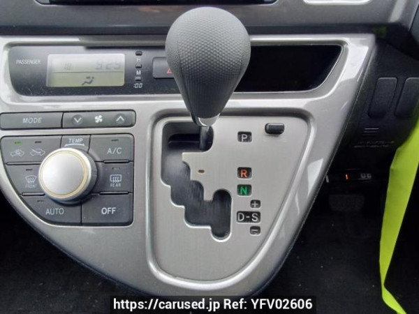 Used 2005 AT toyota wish ZNE10G Image[22]