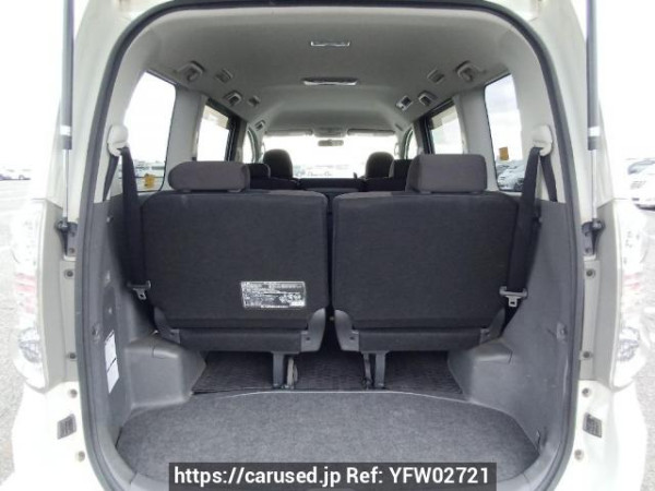 Used 2009 AT toyota voxy ZRR70W Image[8]