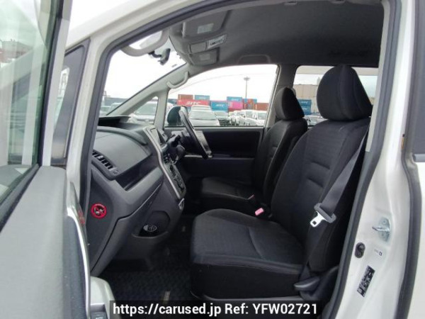 Used 2009 AT toyota voxy ZRR70W Image[13]