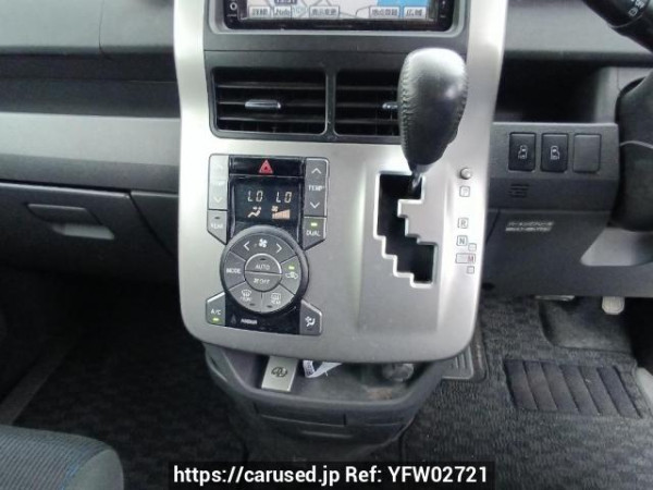 Used 2009 AT toyota voxy ZRR70W Image[20]