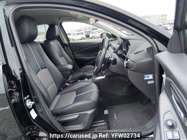 Buy Used 2016 Mazda Demio DJ5FS (YFW02734) - Carused.jp