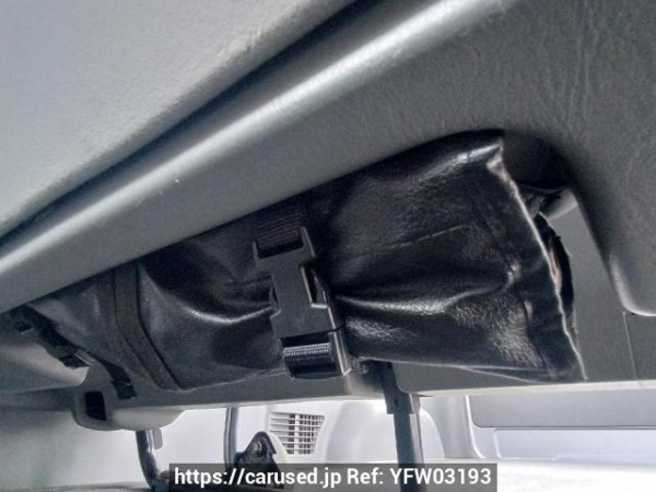 Used 2005 AT toyota regiusace-van KDH200V Image[42]