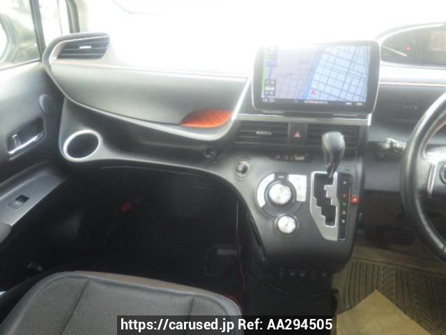Buy Used 2020 Toyota Sienta NHP170G (AA294505) - Carused.jp