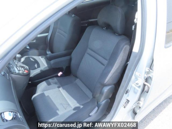 Used 2004 AT toyota wish ZNE10G Image[16]