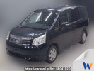Toyota Noah ZRR70G