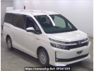 Toyota Voxy ZWR80G