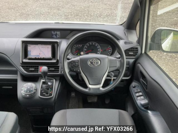 Used 2014 AT toyota noah ZRR85G Image[19]