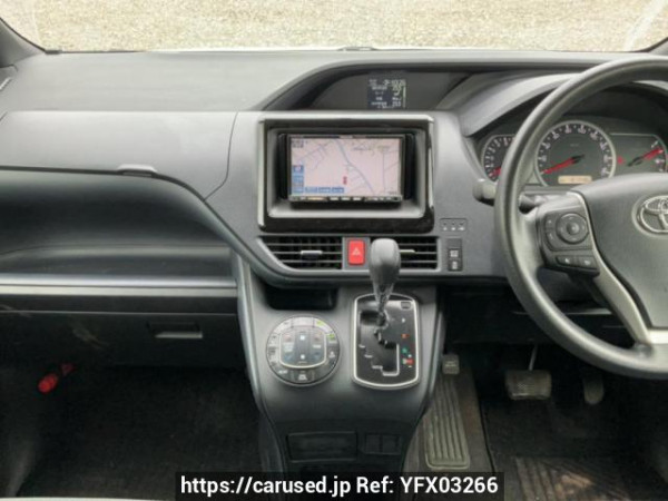 Used 2014 AT toyota noah ZRR85G Image[20]