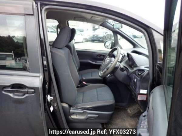 Used 2014 AT toyota noah ZRR80G Image[12]