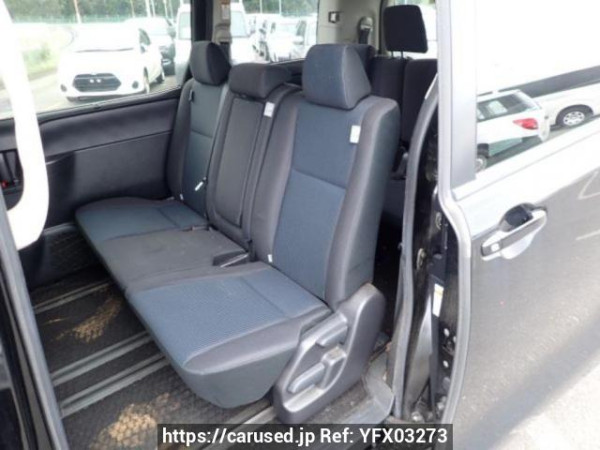 Used 2014 AT toyota noah ZRR80G Image[15]