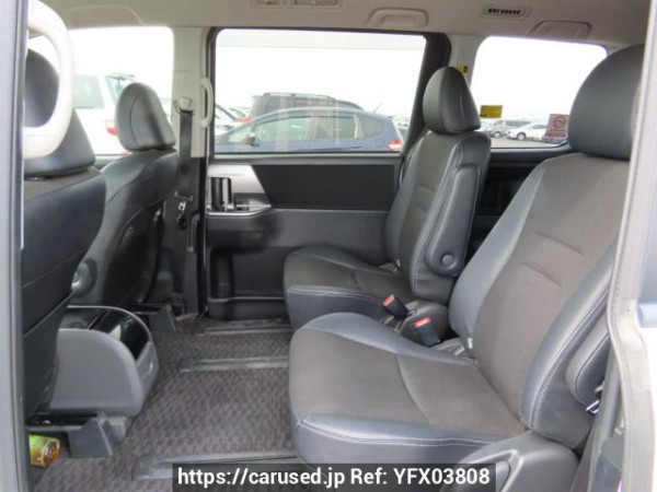 Used 2013 AT toyota voxy ZRR70W Image[19]