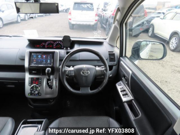 Used 2013 AT toyota voxy ZRR70W Image[25]