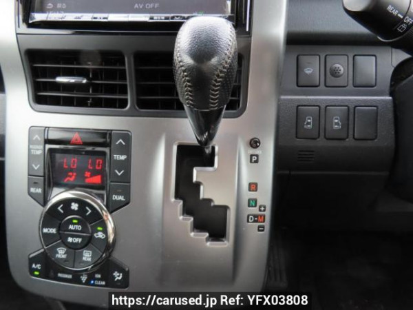 Used 2013 AT toyota voxy ZRR70W Image[28]