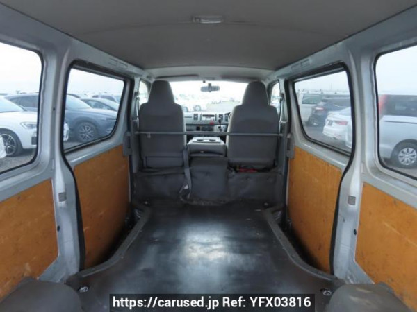 Used 2005 AT toyota regiusace-van TRH200V Image[9]