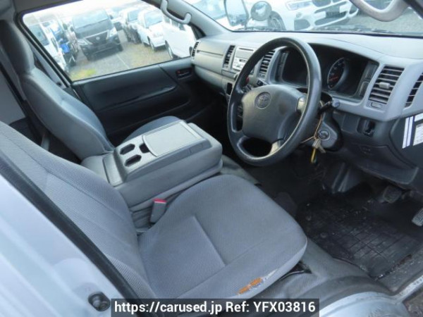 Used 2005 AT toyota regiusace-van TRH200V Image[13]