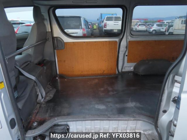 Used 2005 AT toyota regiusace-van TRH200V Image[19]