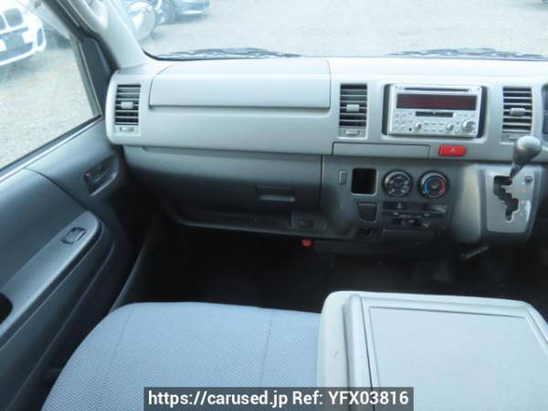Used 2005 AT toyota regiusace-van TRH200V Image[21]