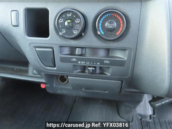 Used 2005 AT toyota regiusace-van TRH200V Image[26]