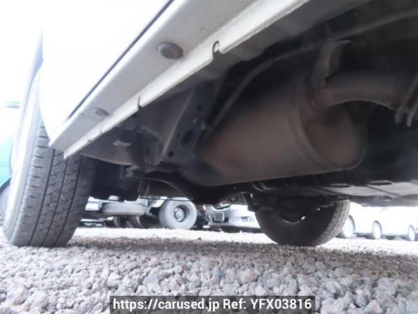 Used 2005 AT toyota regiusace-van TRH200V Image[40]