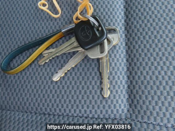 Used 2005 AT toyota regiusace-van TRH200V Image[45]