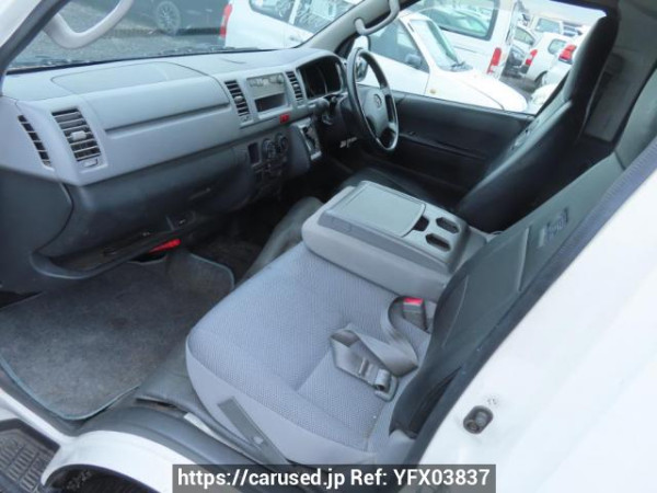 Used 2004 AT toyota regiusace-van KDH200V Image[14]