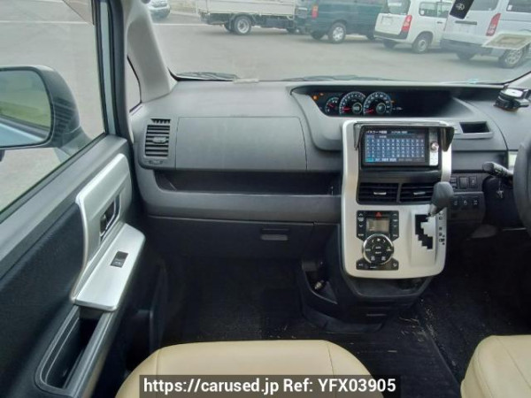 Used 2009 AT toyota noah ZRR75G Image[18]