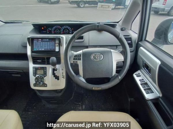 Used 2009 AT toyota noah ZRR75G Image[19]