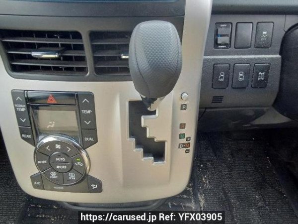 Used 2009 AT toyota noah ZRR75G Image[22]