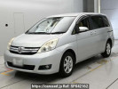 Toyota Isis ZGM10G