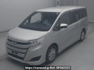 Toyota Noah ZWR80G