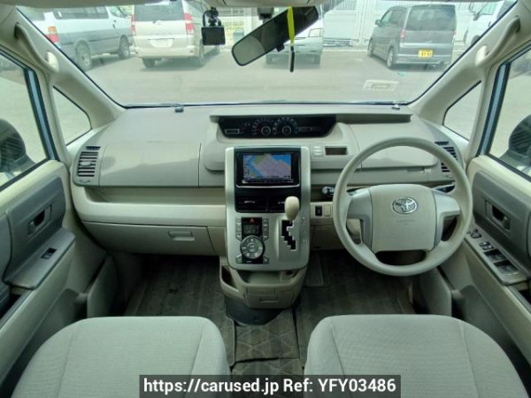 Used 2007 AT toyota noah ZRR70G Image[17]