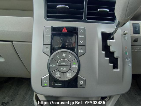 Used 2007 AT toyota noah ZRR70G Image[21]