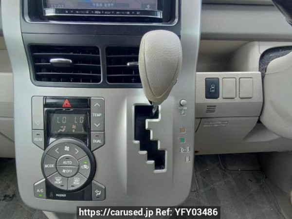 Used 2007 AT toyota noah ZRR70G Image[22]