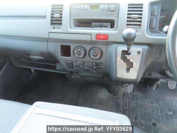 Used 2005 AT toyota regiusace-van KDH205V Image[23]