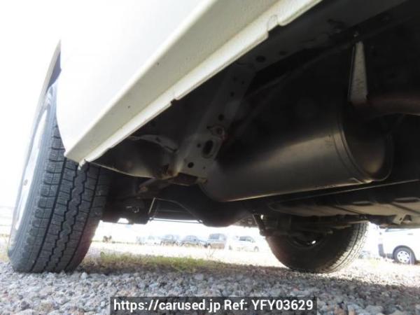 Used 2005 AT toyota regiusace-van KDH205V Image[40]
