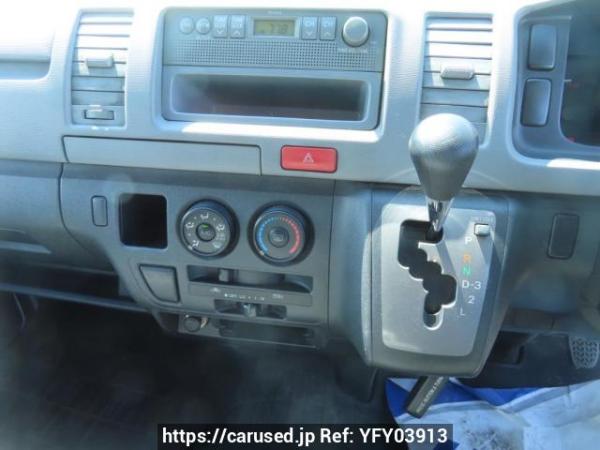 Used 2006 AT toyota regiusace-van KDH200V Image[26]