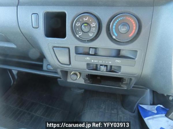 Used 2006 AT toyota regiusace-van KDH200V Image[29]