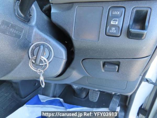 Used 2006 AT toyota regiusace-van KDH200V Image[30]