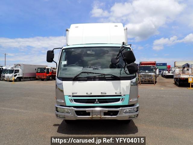 Comprar usado 2009 Mitsubishi Fuso Fighter FK65FZ (YFY04015