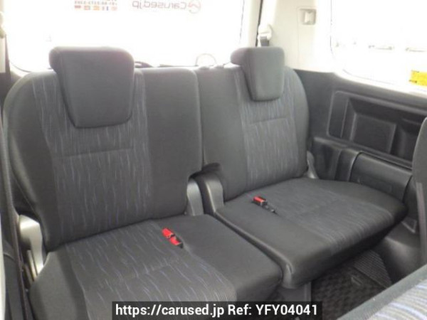 Used 2011 AT toyota noah ZRR70W Image[15]