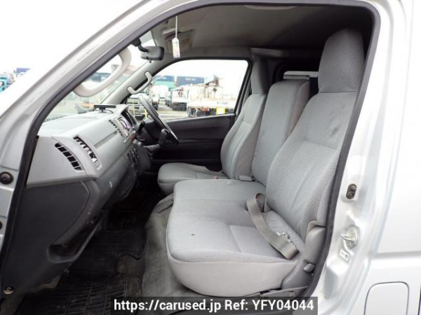 Used 2004 MT toyota regiusace-van KDH200V Image[15]