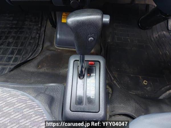 Used 2004 AT toyota hiace-van TRH112V Image[24]