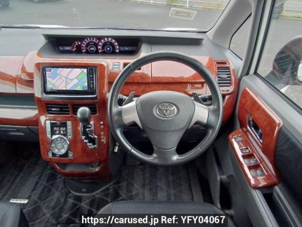 Used 2009 AT toyota voxy ZRR70W Image[20]