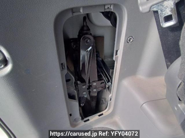 Used 2010 AT toyota voxy ZRR70W Image[41]